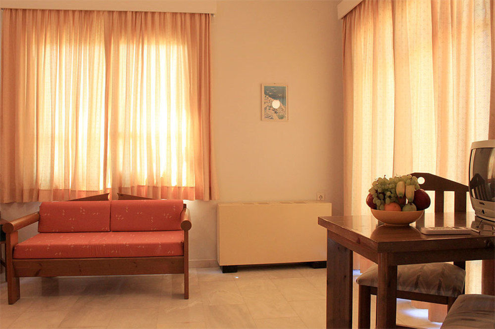 Calypso Hotel Apartments Ханья Экстерьер фото